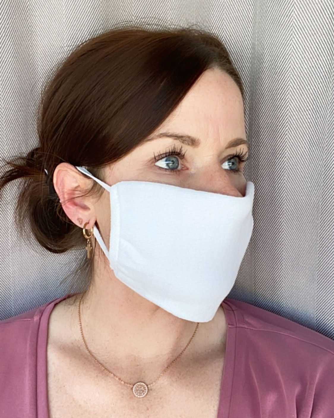 Behelfsmaske Mundschutz waschbar und hautverträglich,mit Ohrenschlaufen, Erwachsener, Weiblich, Person, Frau, Halskette